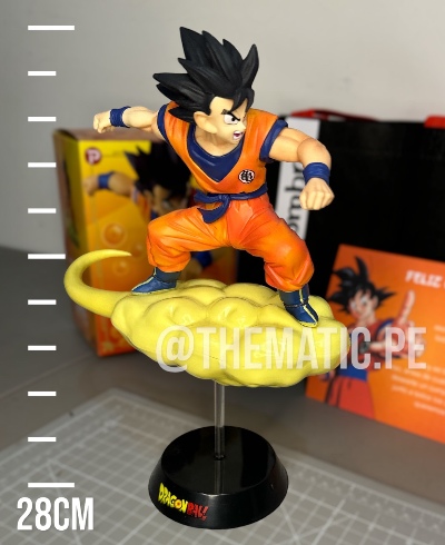 Figura goku en nube voladora